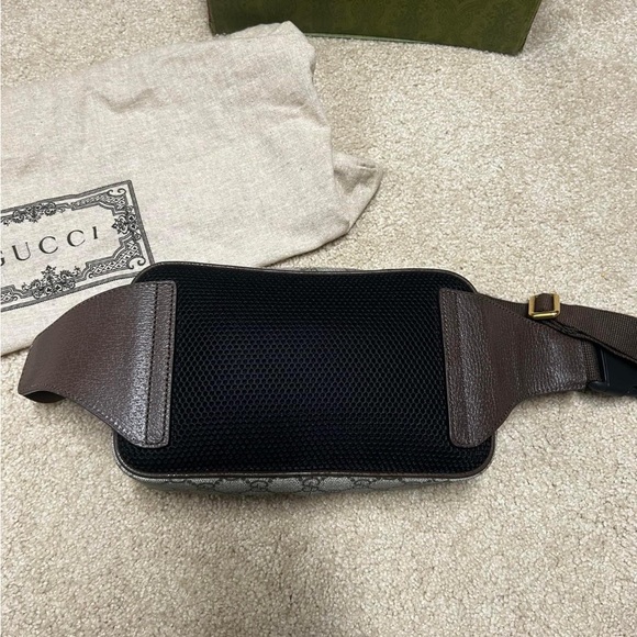 Authentic, like new Gucci belt bag - Picture 7 of 10